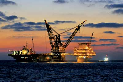 Content Dam Ogj En Articles Shell Perdido 2010 04 Fabricating The Single Lift Topsides Leftcolumn Article Thumbnailimage File