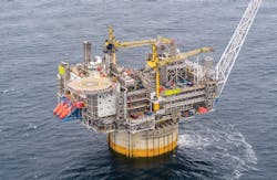 Located in 1,300 m of water in the Vøring area of the Norwegian Sea, 300 km west of Sandnessjøen, the Aasta Hansteen field (on stream Dec. 16, 2018) and the Snefrid North discovery (start-up by yearend 2019) have combined reserves estimated at 55.6 billion scm of gas and 600,000 scm of condensate (353 MMboe). Located in 1,300 m of water in the Vøring area of the Norwegian Sea, 300 km west of Sandnessjøen, the Aasta Hansteen field (on stream Dec. 16, 2018) and the Snefrid North discovery (start-up by yearend 2019) have combined reserves estimated at 55.6 billion scm of gas and 600,000 scm of condensate (353 MMboe).