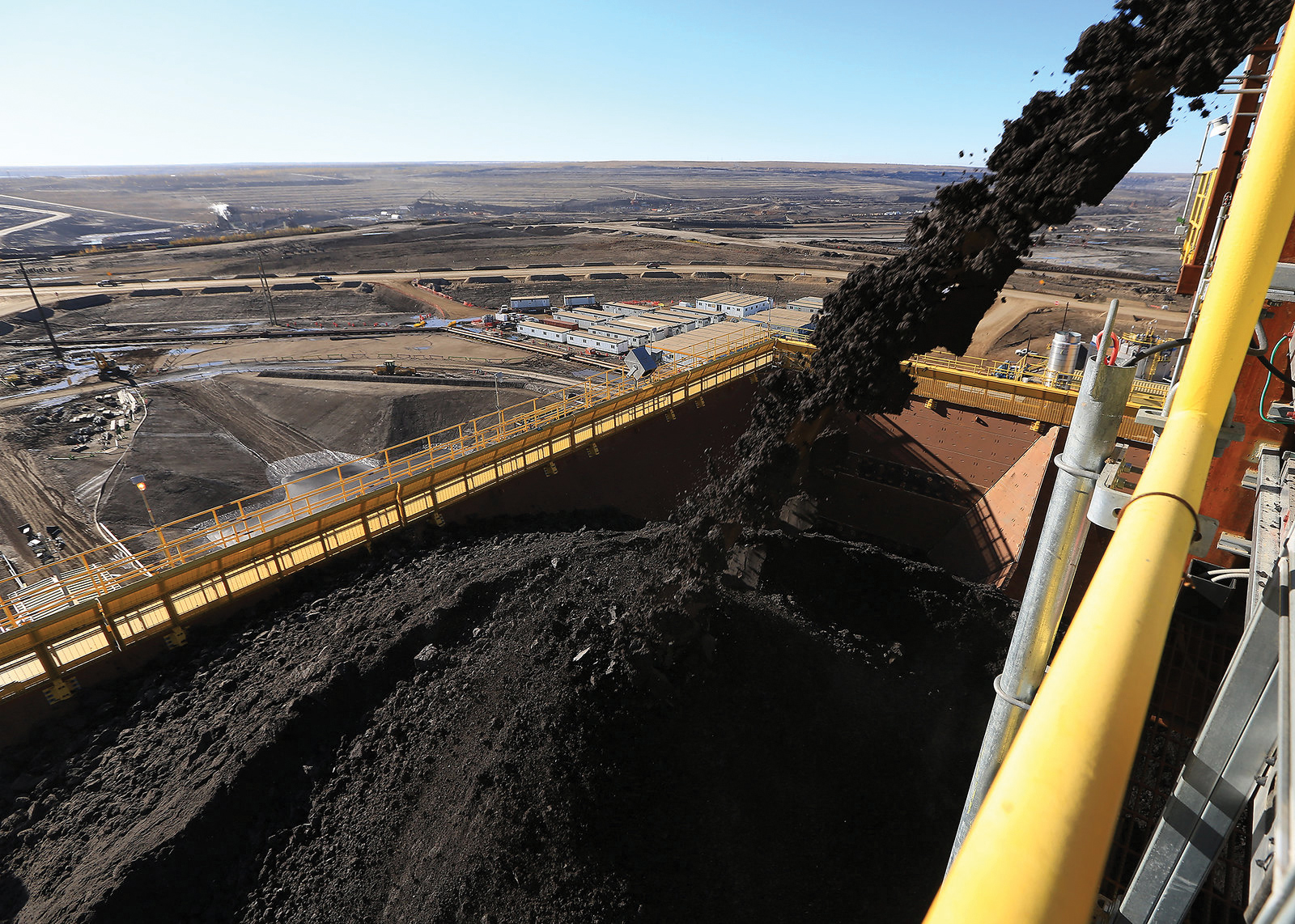 Extension of the Mildred Lakes bitumen mine by the Syncrude Ltd. joint venture has been conditionally approved by the Alberta Energy Regulator. Photo from Syncrude.