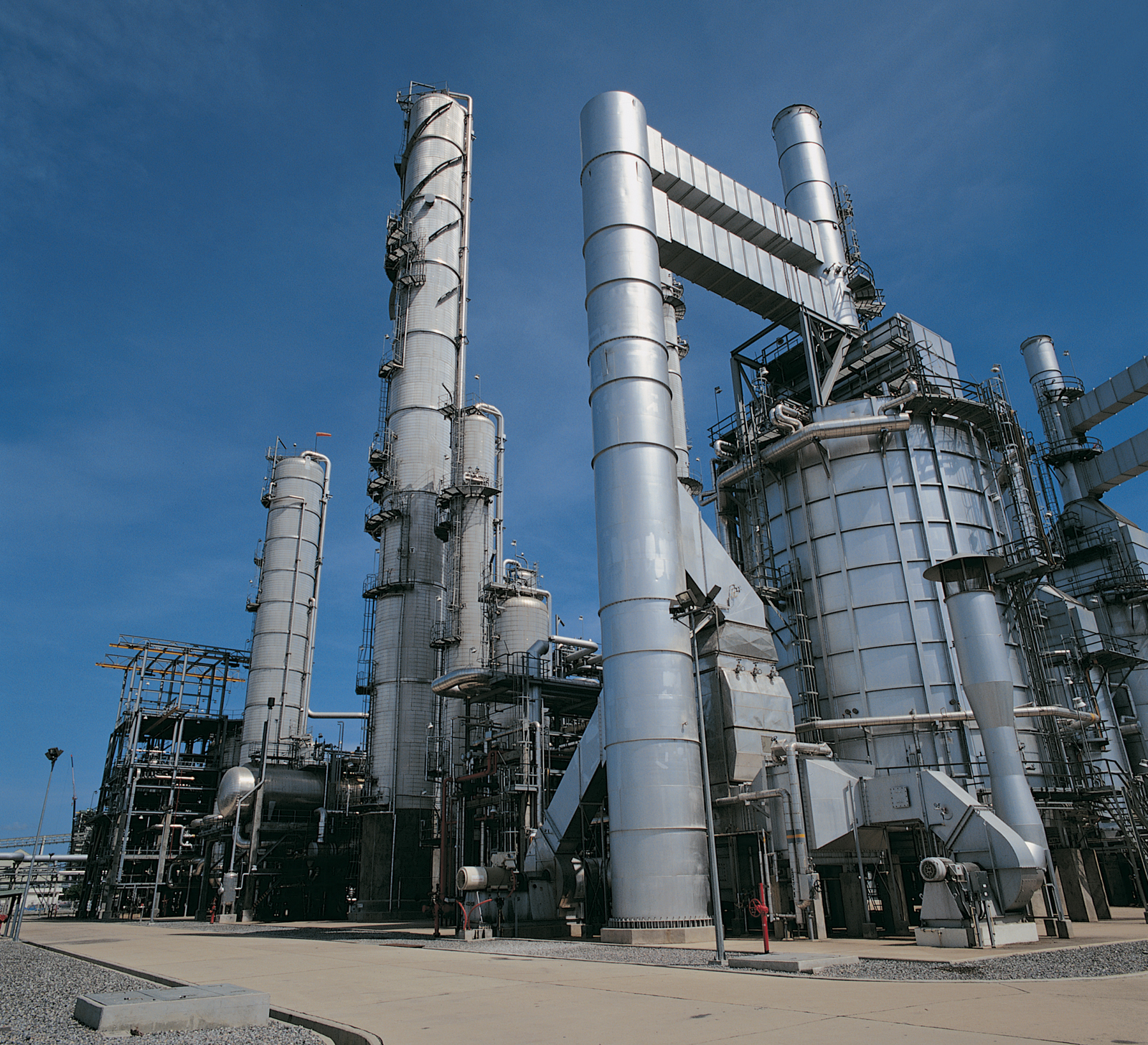 Honeywell UOP will provide technology licensing for multiple units as part of a refining-chemical integration project under way at PetroChina Guangdong Petrochemical's 400,000-b/d heavy crude oil processing and petrochemical site.