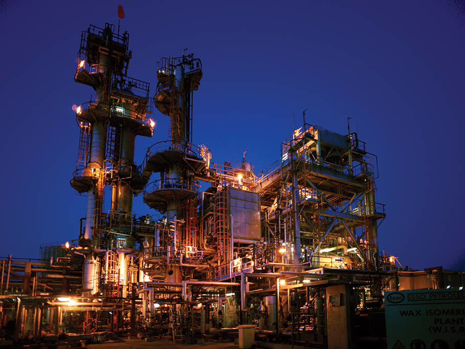 ExxonMobil Lets Contract For UK Refinery Upgrade | Oil & Gas Journal