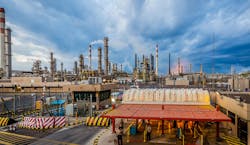 Saudi Aramco-Mobil Refinery Co. Ltd.’s 400,000-b/d Samref refinery in Yanbu, Saudi Arabia. Saudi Aramco-Mobil Refinery Co. Ltd.’s 400,000-b/d Samref refinery in Yanbu, Saudi Arabia.