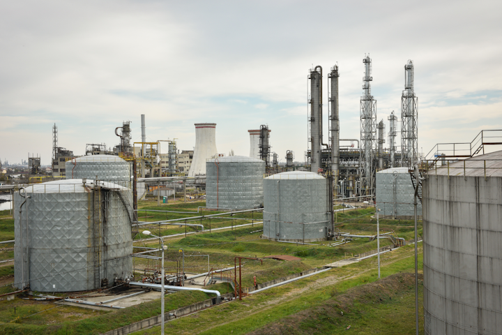 Rompetrol Rafinare Begins Maintenance At Petromidia Vega Refineries Oil Gas Journal