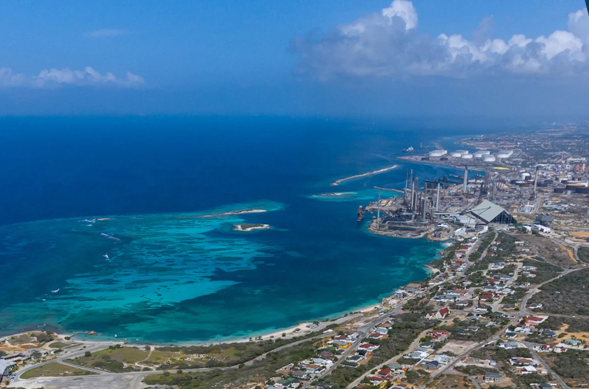 Oil Riggs Aruba Aruba renews initiative to restart San Nicolas refinery | Oil & Gas Journal