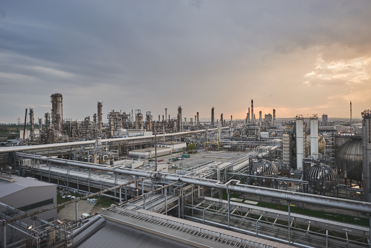 Omv S Schwechat Refinery Implements Co2 Reduction Measures Oil Gas Journal