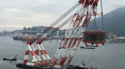 Coral Sul FLNG final topside module lifting.