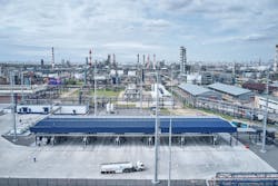 JSC Gazpromneft-MNPZ's 12-million tonne/year Moscow refinery. JSC Gazpromneft-MNPZ's 12-million tonne/year Moscow refinery.