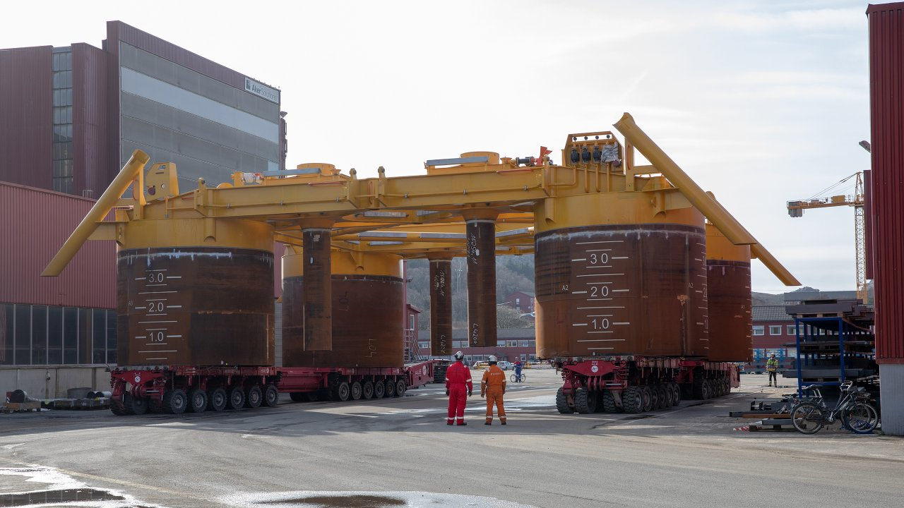 Askeladd template load out from the Aker Solutions production hall in Egersund in 2019.