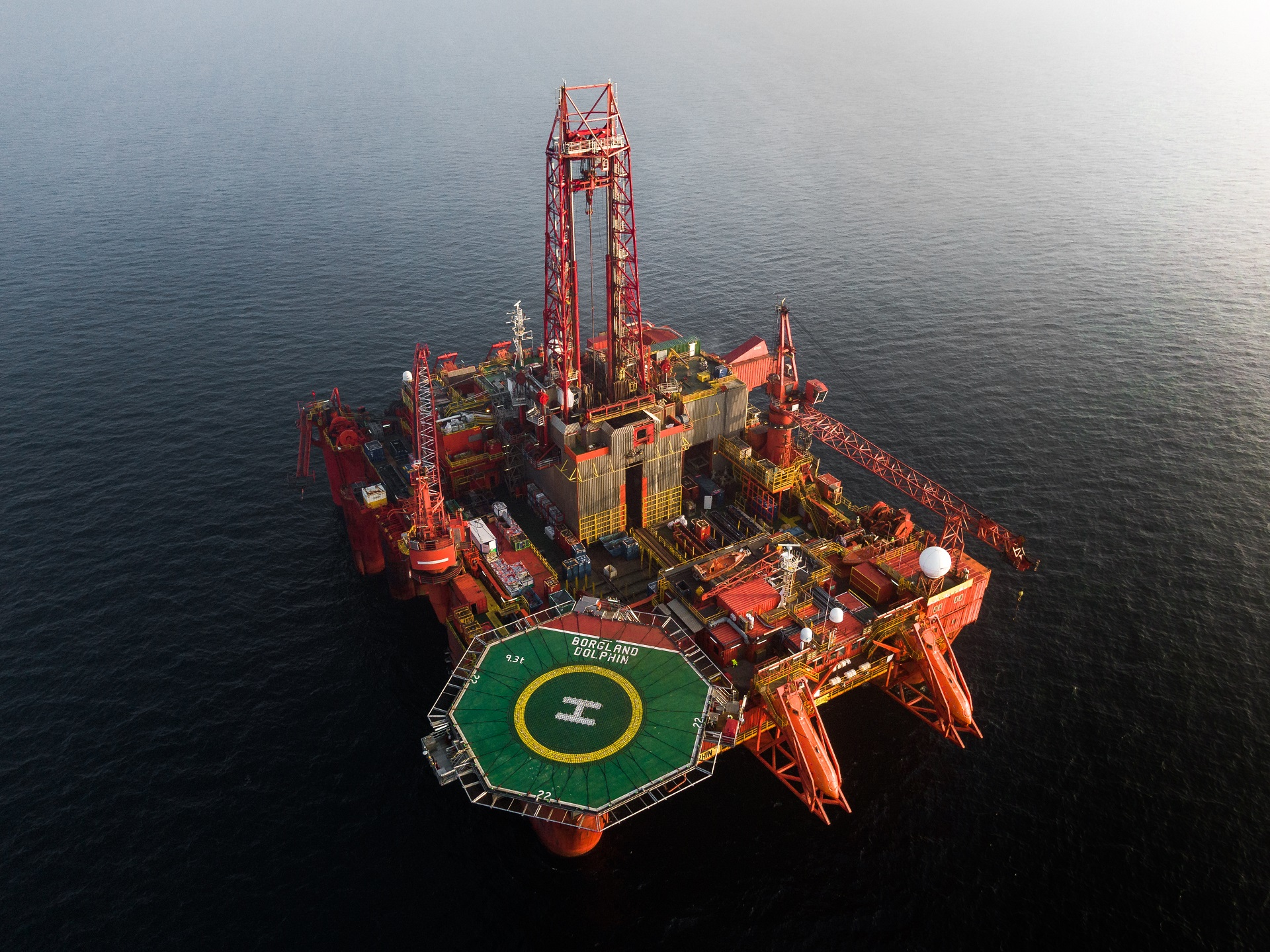 Well 36/1-4 S was drilled by the Borgland Dolphin drilling facility.