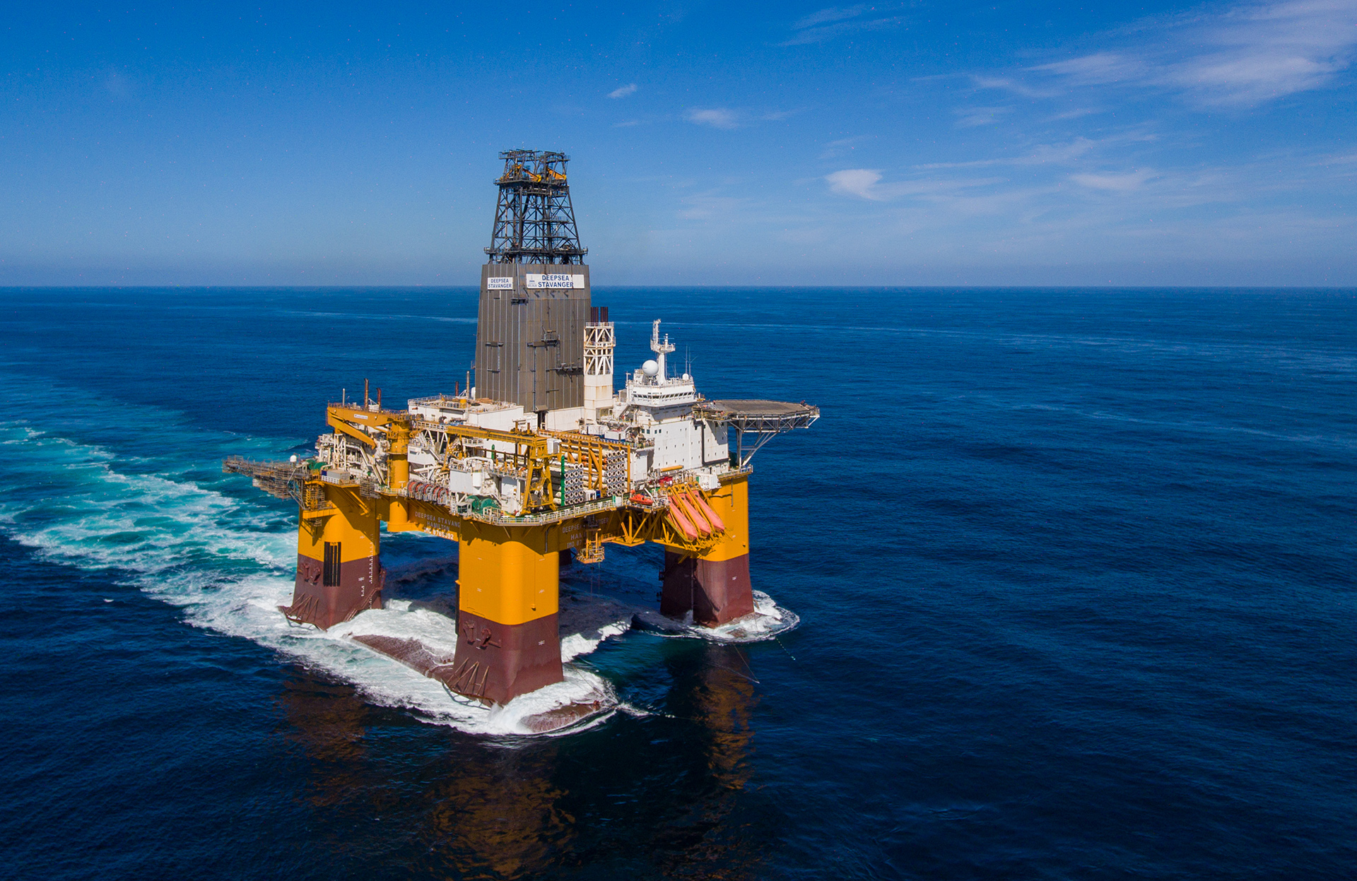 Well 34/4-18 S was drilled by the Deepsea Stavanger drilling facility.