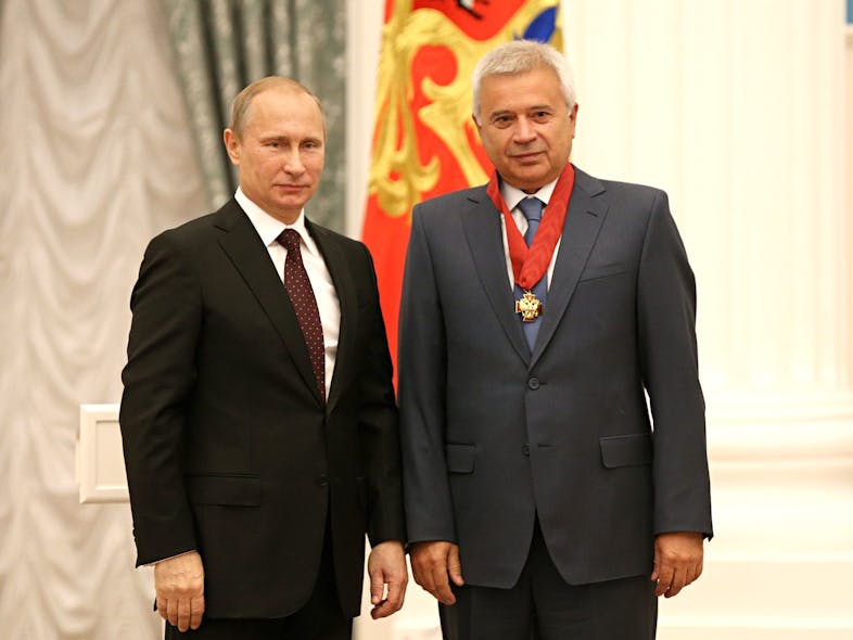 Vagit Alekperov (right), President of PJSC LUKOIL, was awarded the Order of Merit for the Fatherland, II degree, in 2014.