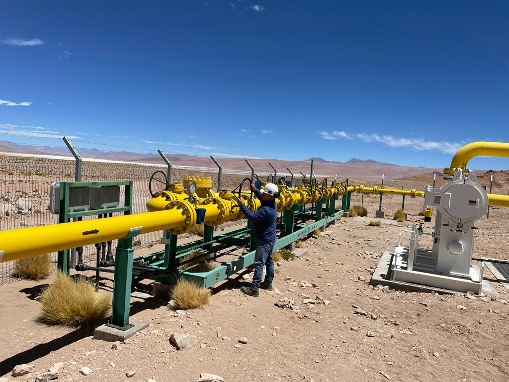 Argentina resumes natural gas exports to northern Chile.