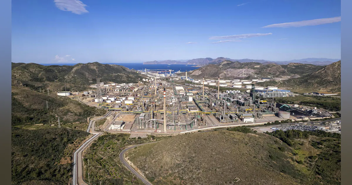 Repsol’s Cartagena refinery starts up Spain’s first industrial-scale ...