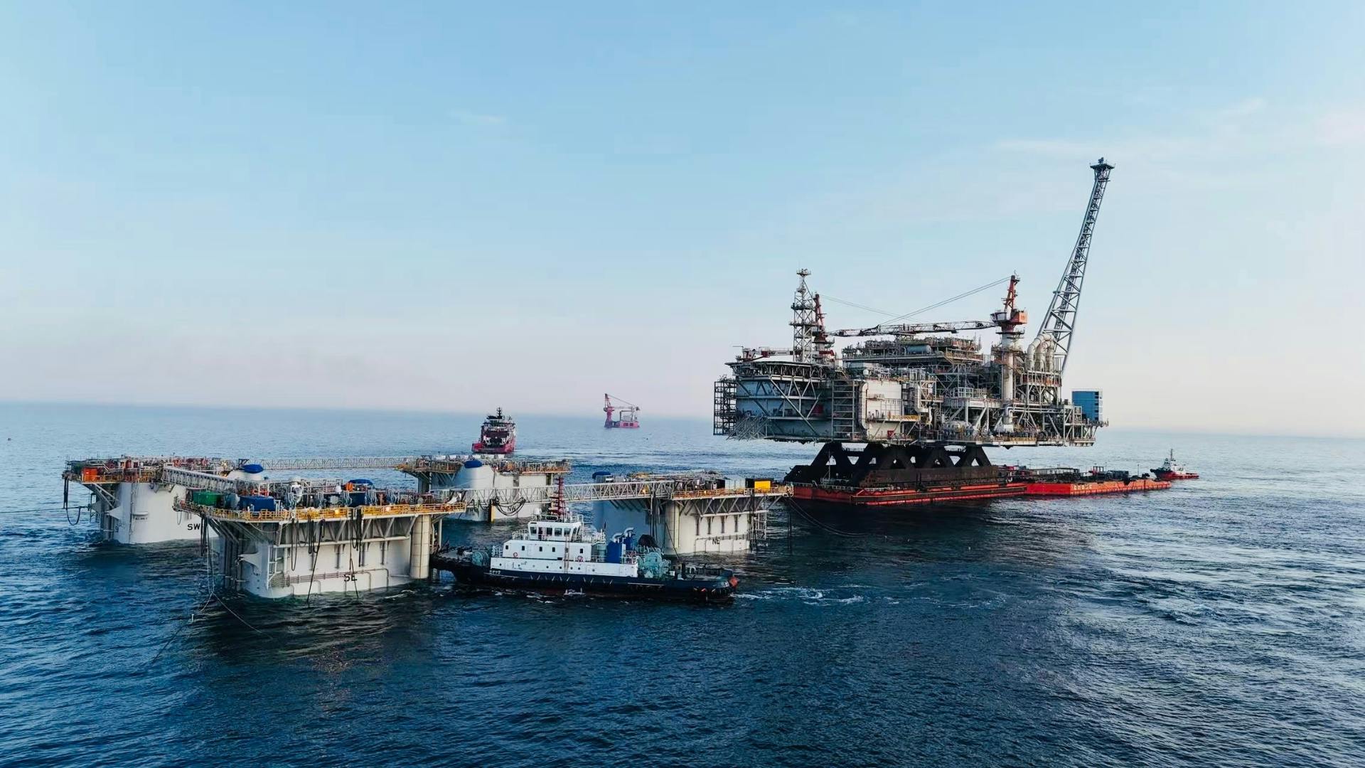 Scarborough topsides and hull joining operations