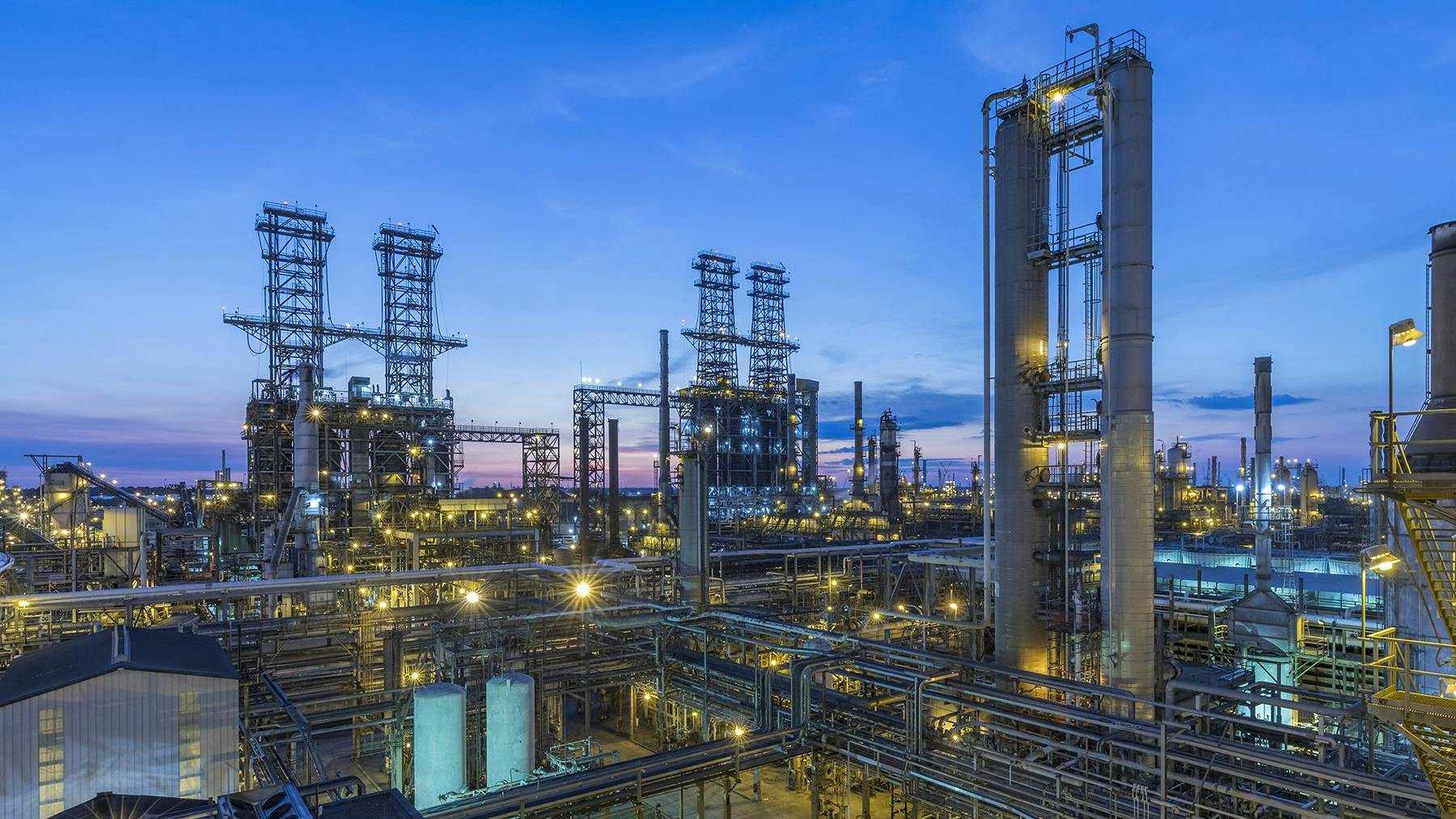 Phillips 66's 263,700-b/d integrated refining and petrochemical manufacturing complex in Westlake, La. (Fig. 1).