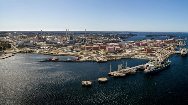 Equinor ASA let a contract to a Maire SPA’s NextChem SPA to deliver a feasibility study for a proposed waste-to-methanol project at Equinor Refining AS’ 12-million tonnes/year Mongstad refinery on the west coast of Norway.