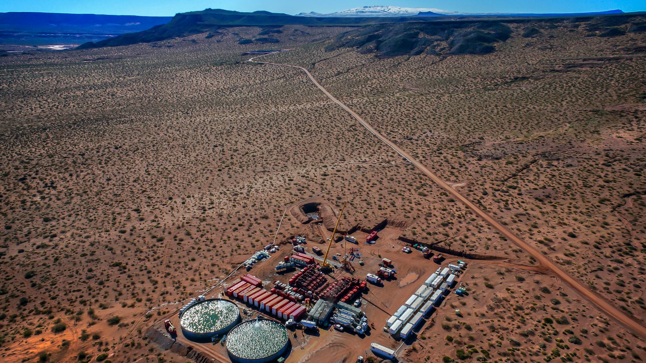 Hydraulic fracturing equipment, Vaca Muerta, Argentina