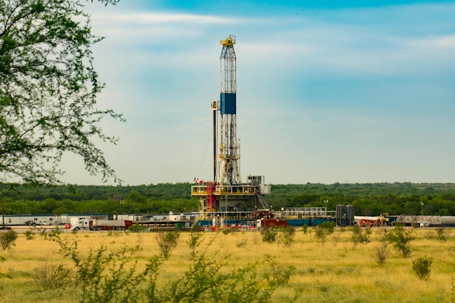 Oil rig drilling in Eagle Ford shale