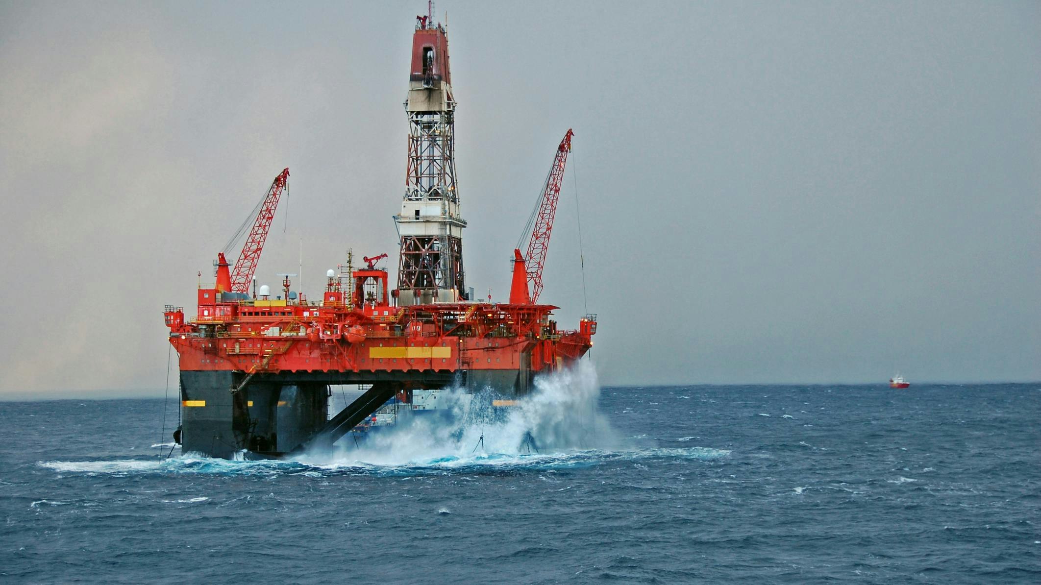 Waves hit semi submersible drilling rig, North Sea