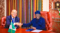 President of Nigeria shakes hands with Eni CEO President of Nigeria shakes hands with Eni CEO