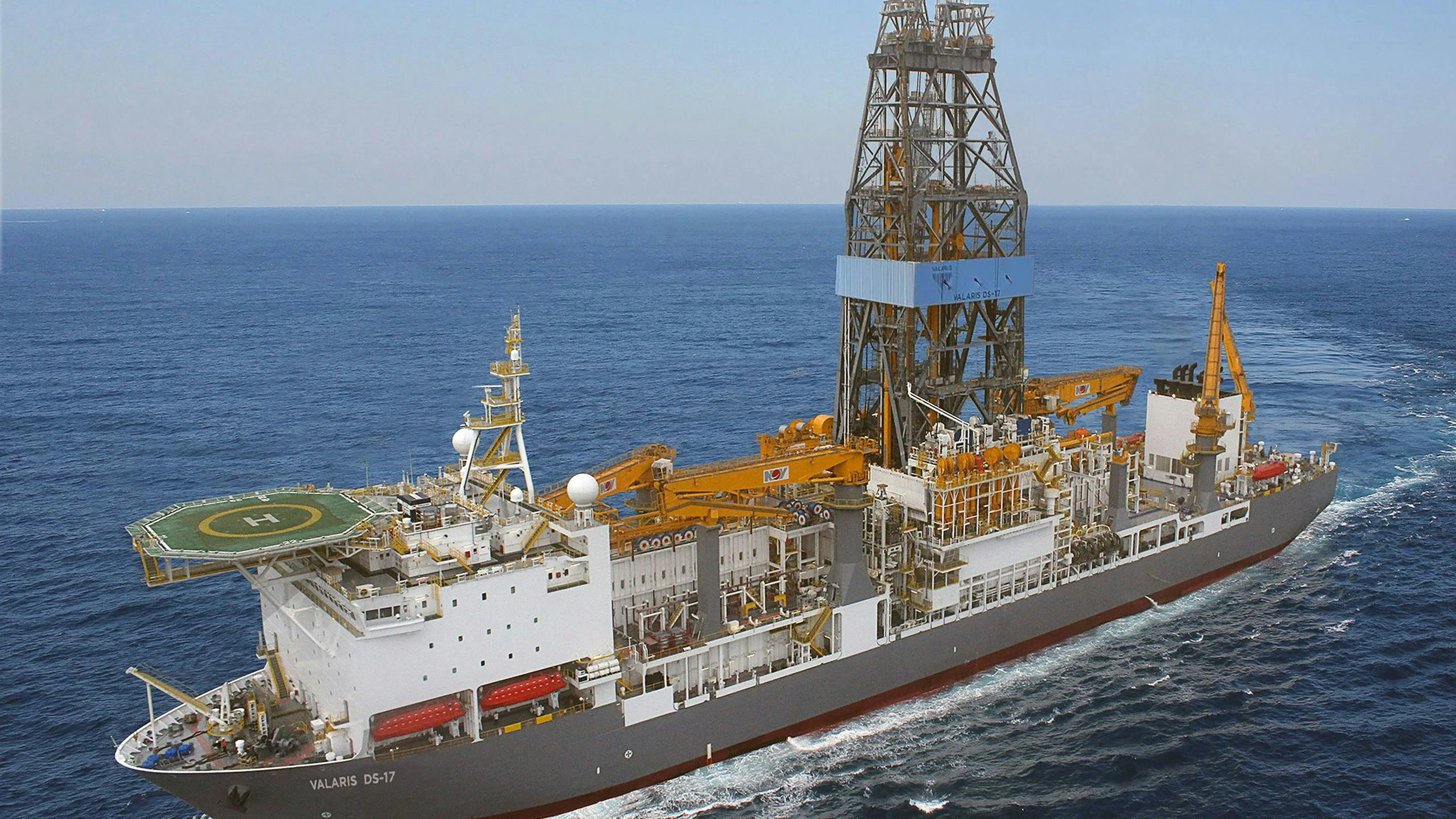 Valaris DS‑17 drillship offshore