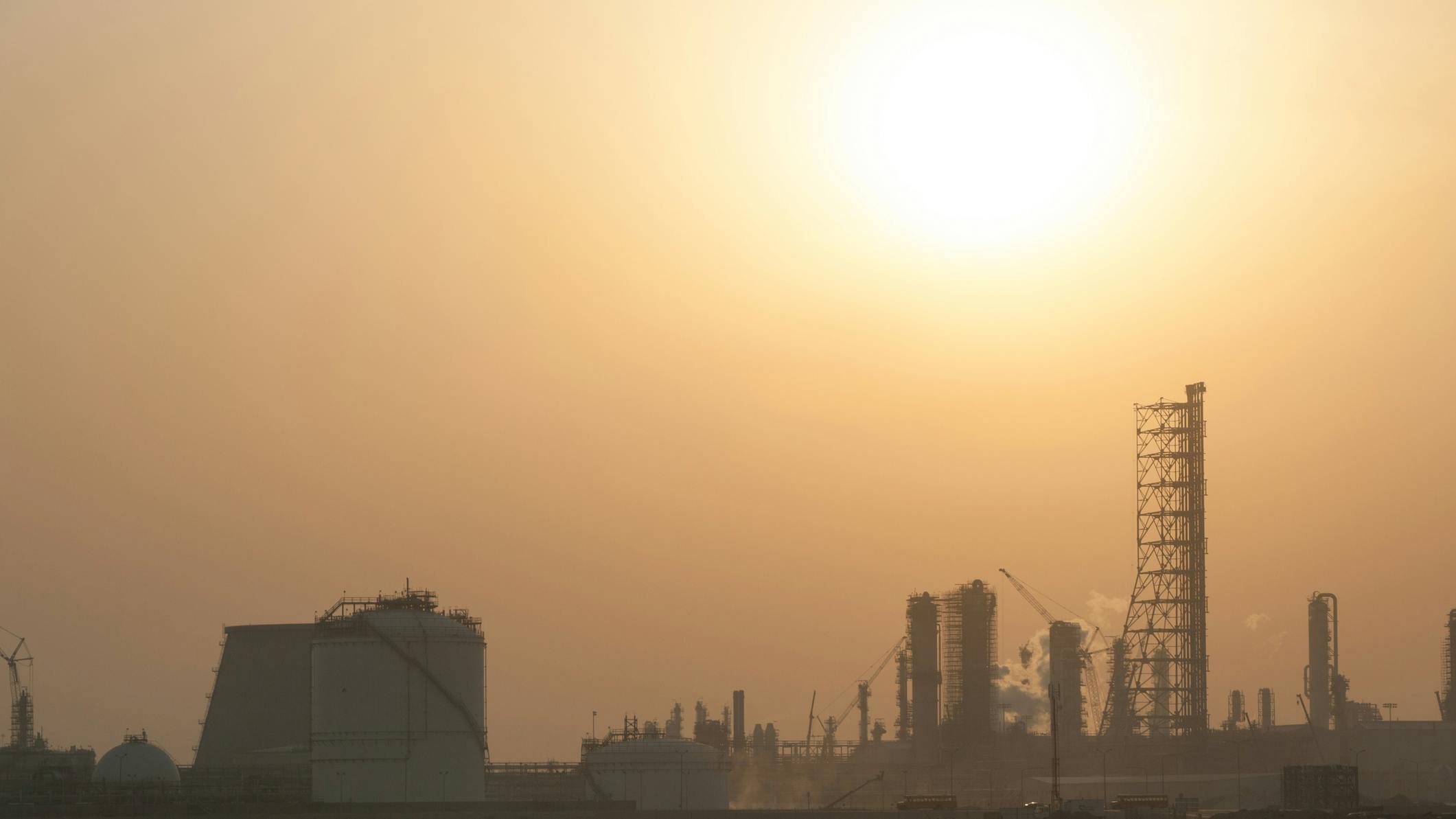 Oil and gas plant between in Middle East