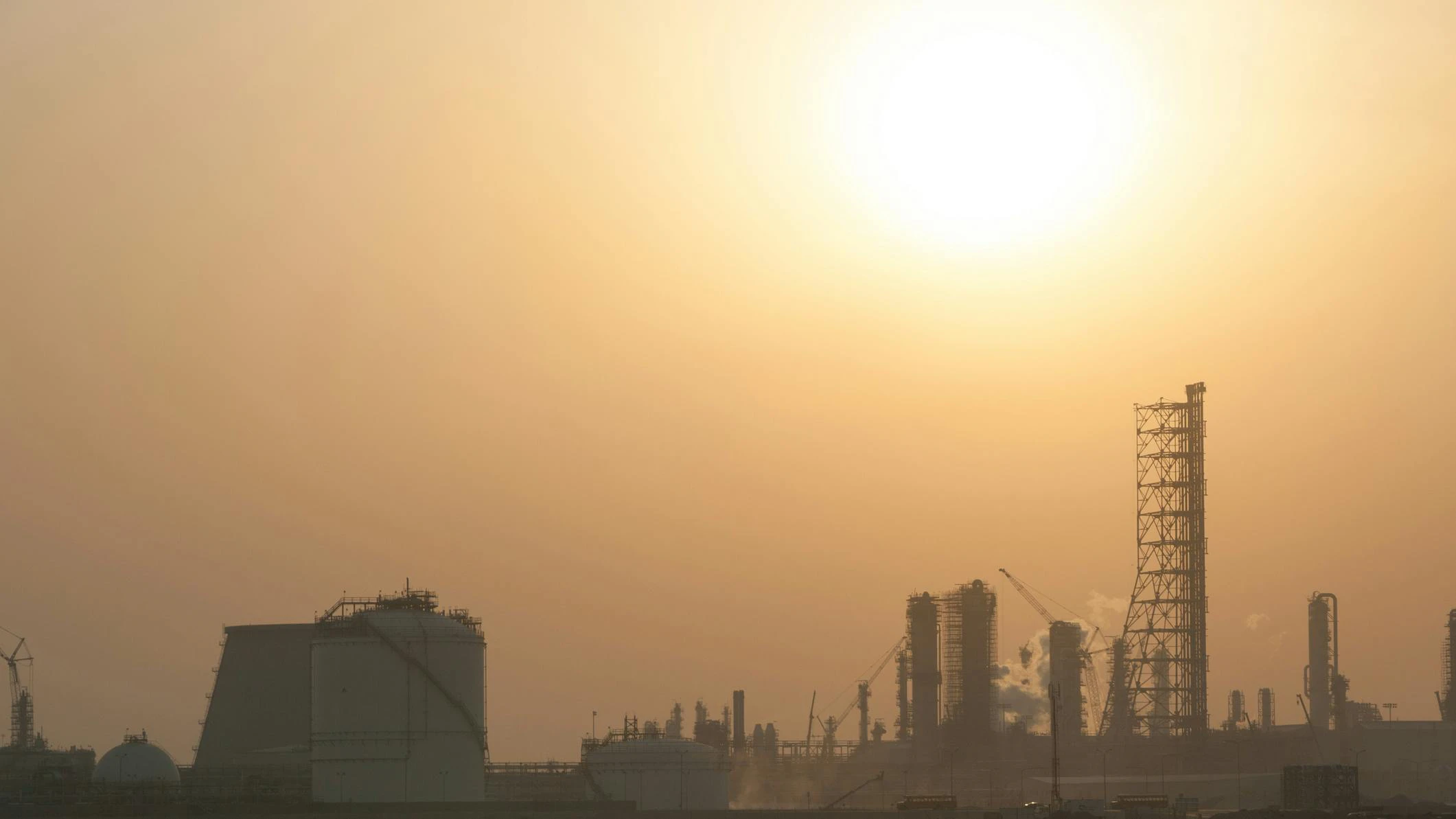 Oil and gas plant between in Middle East