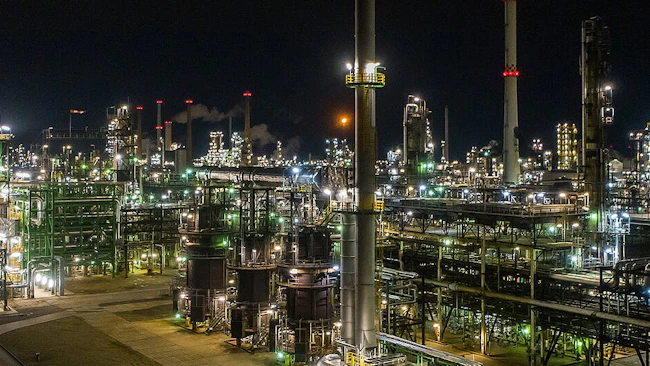 PCK Raffinerie GMBH&rsquo;s 220,300-b/d refinery at Schwedt, Germany