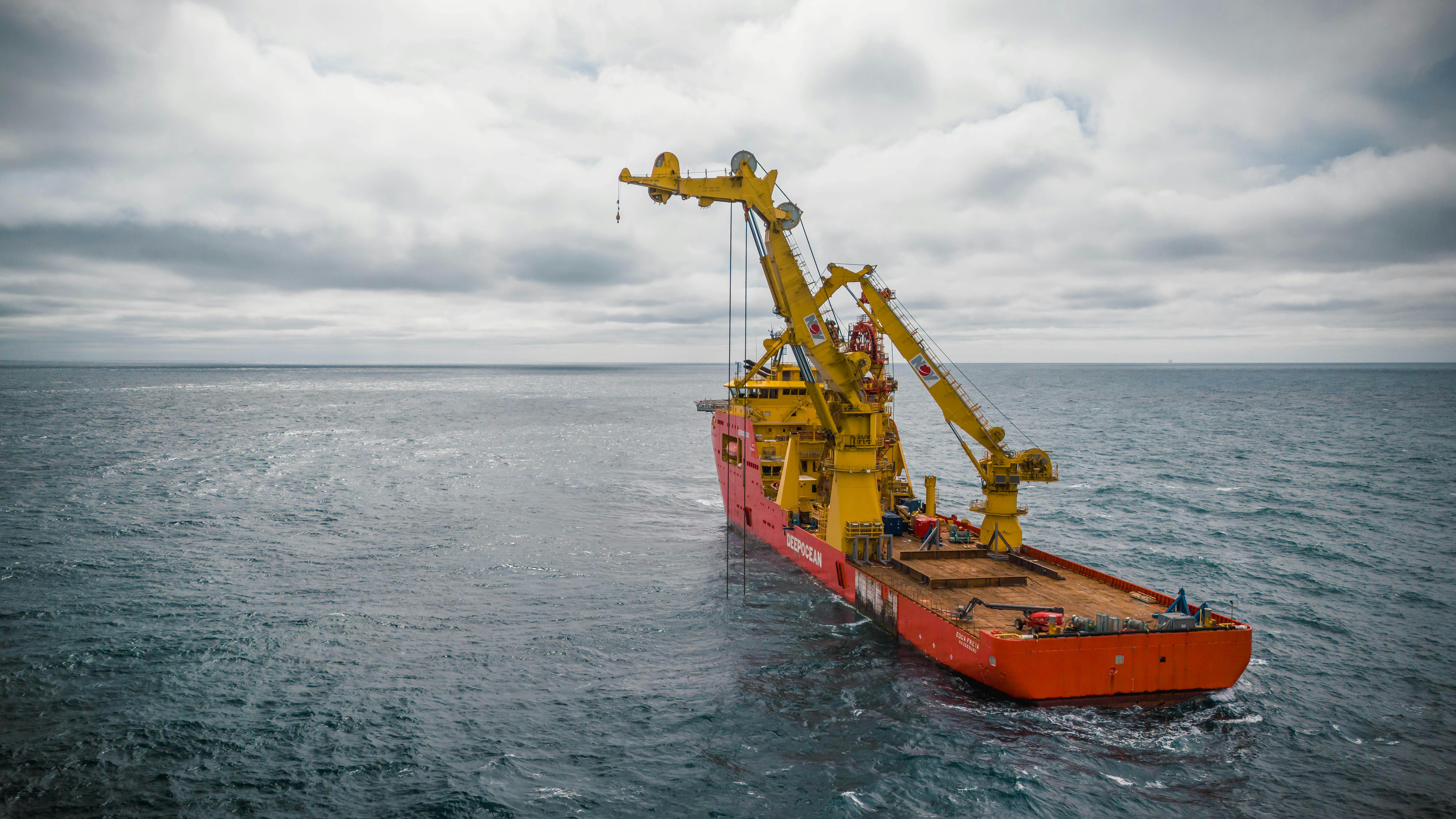 Edda Freya vessel at work for Deepocean