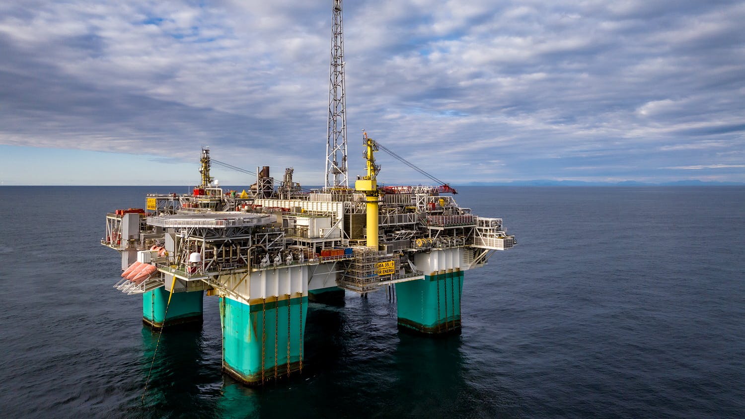 Gj&oslash;a semi-submersible platform