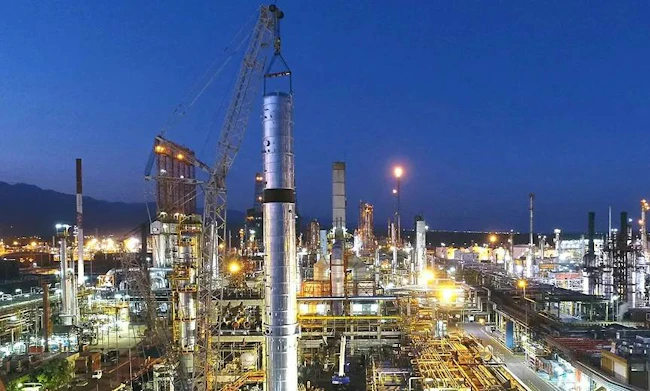 Panoramic view showing various processing installations at YPF's Luj&aacute;n de Cuyo industrial complex.